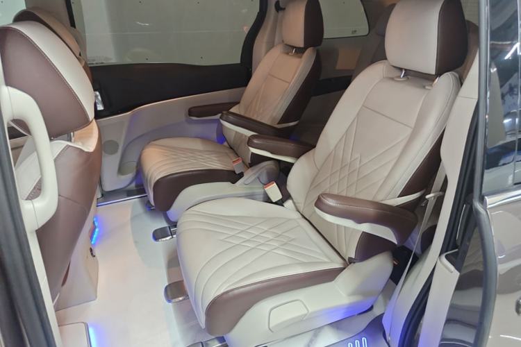 Used Buick GL8 2023 Land Executive Class Smart Enjoyment Model Left Rear Seat