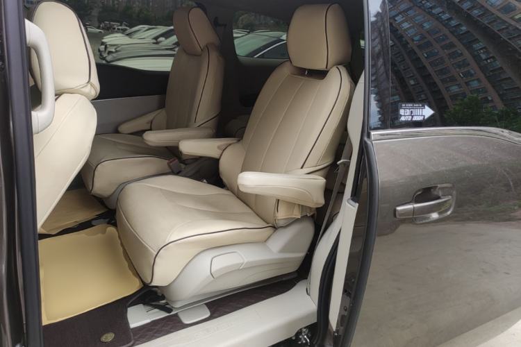 Used Buick GL8 2023 Land Executive Class Comfort Model Left Rear Seat