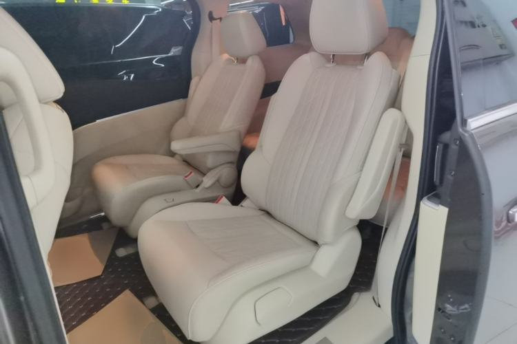 Used Buick GL8 2023 Land Executive Class Deluxe Model Left Rear Seat