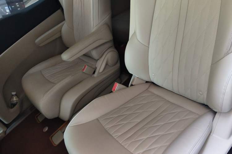 Used Buick GL8 2023 Land Executive Class 652T Luxury Model Left Rear Seat