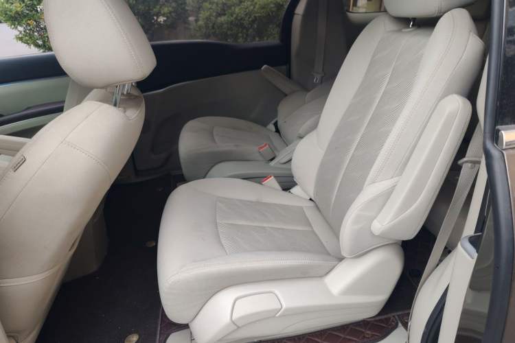 Used Buick GL8 2023 Land Executive Class Smart Enjoyment Model Left Rear Seat