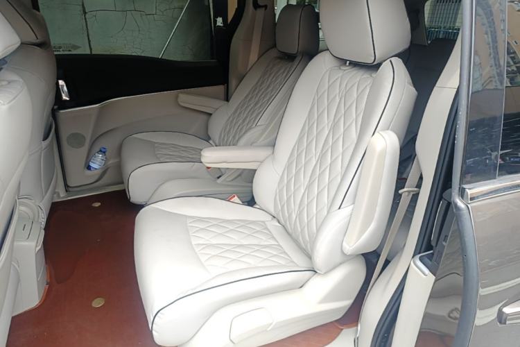 Used Buick GL8 2023 Land Executive Class Smart Enjoyment Model Left Rear Seat
