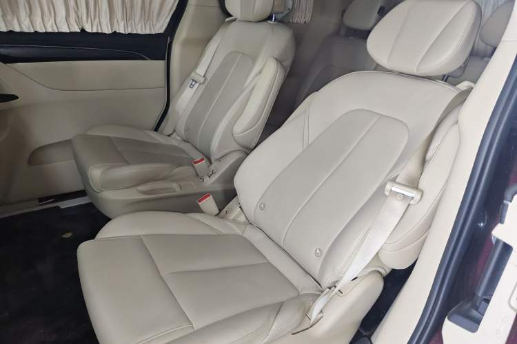 Used Buick GL8 2023 ES Lu Zun Deluxe Model Left Rear Seat
