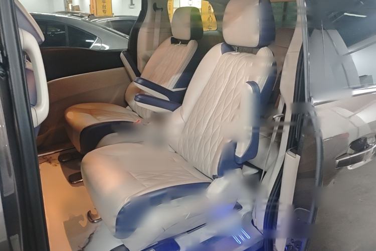 Used Buick GL8 2023 Land Executive Class Comfort Model Left Rear Seat