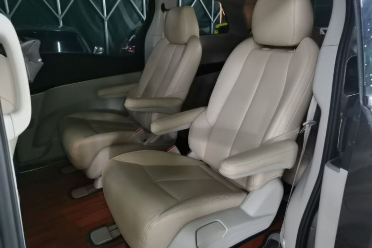 Used Buick GL8 2023 Land Executive Class Comfort Model Left Rear Seat