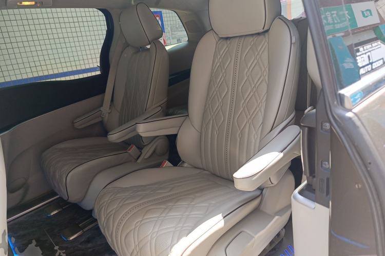 Used Buick GL8 2023 Land Executive Class Comfort Model Left Rear Seat