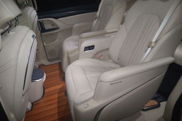 Used Buick GL8 2023 ES Lu Zun Luxury Model Left Rear Seat