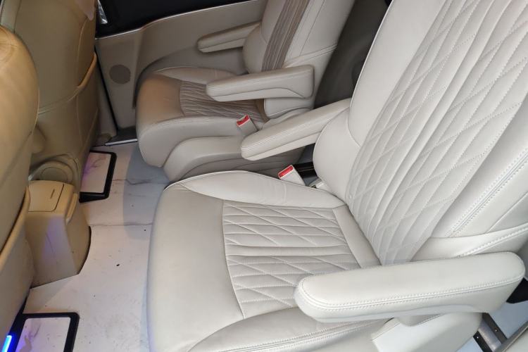 Used Buick GL8 2023 Land Executive Class 652T Luxury Model Left Rear Seat