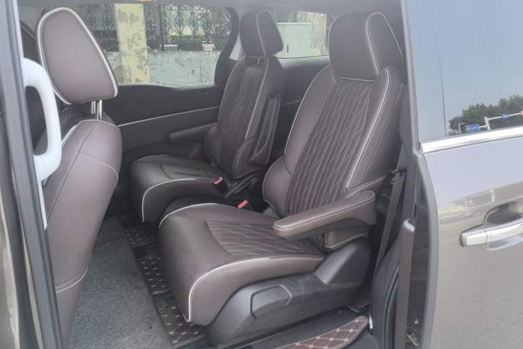 Used Buick GL8 2023 Land Executive Class 652T Luxury Model Left Rear Seat