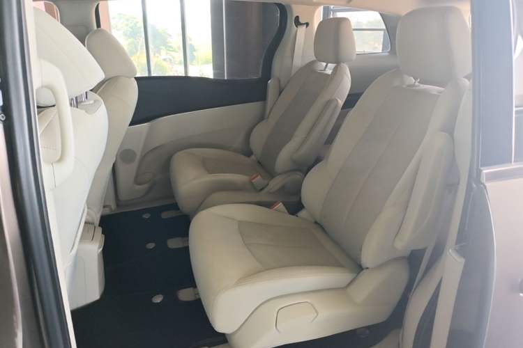 Used Buick GL8 2023 Land Executive Class Smart Enjoyment Model Left Rear Seat