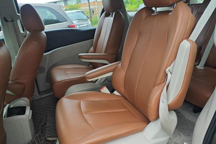Used Buick GL8 2023 Land Executive Class Comfort Model Left Rear Seat