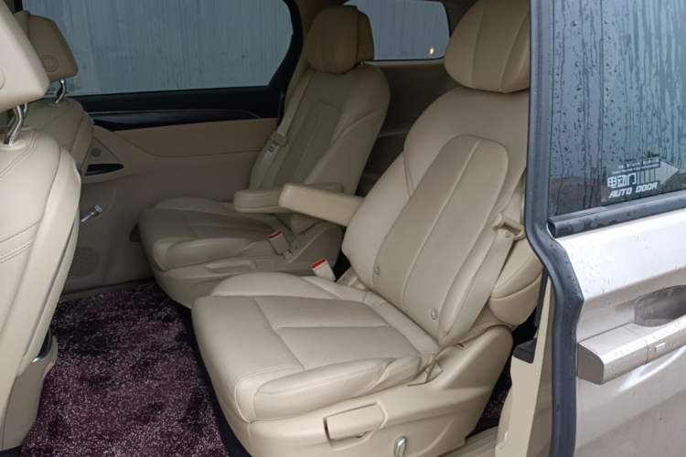 Used Buick GL8 2023 ES Lu Zun Deluxe Model Left Rear Seat