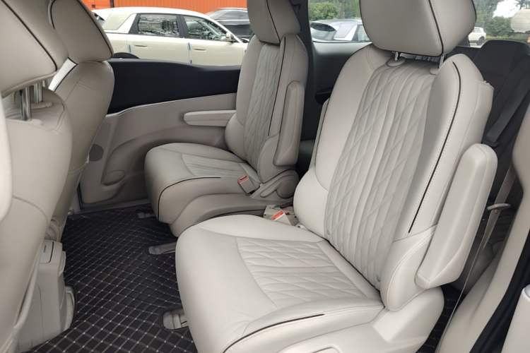 Used Buick GL8 2023 Land Executive Class 652T Luxury Model Left Rear Seat