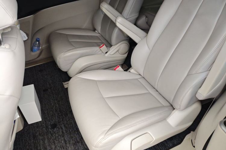 Used Buick GL8 2023 Land Executive Class Smart Enjoyment Model Left Rear Seat