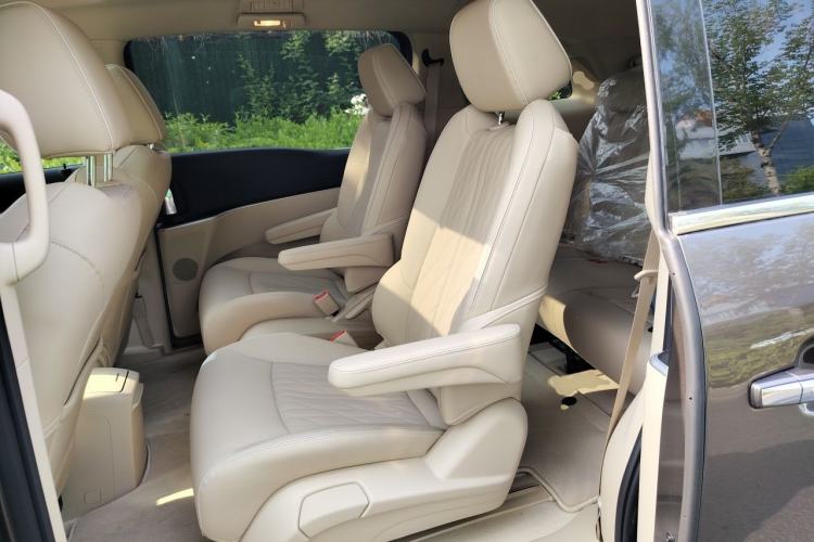 Used Buick GL8 2023 Facelifted Land Cruiser Executive Luxury Version Left Rear Seat