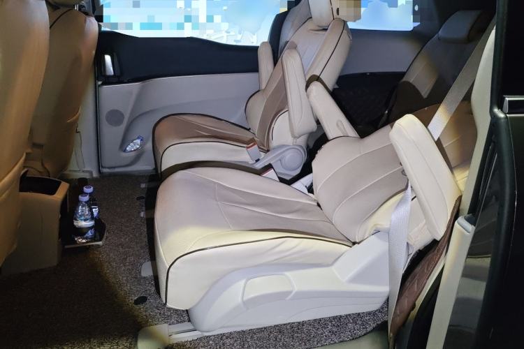 Used Buick GL8 2023 Land Executive Class Smart Enjoyment Model Left Rear Seat