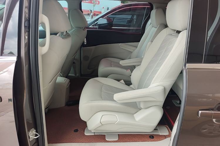 Used Buick GL8 2023 Land Executive Class Comfort Model Left Rear Seat