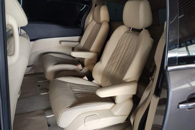 Used Buick GL8 2023 Land Executive Class 652T Luxury Model Left Rear Seat