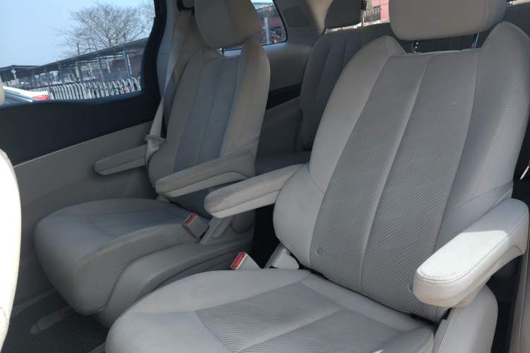 Used Buick GL8 2023 Land Executive Class Smart Enjoyment Model Left Rear Seat