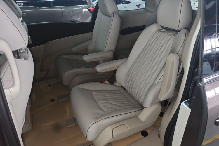 Used Buick GL8 2023 Land Executive Class Comfort Model Left Rear Seat