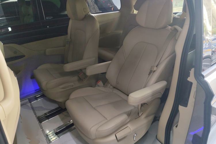 Used Buick GL8 2023 ES Lu Zun Deluxe Model Left Rear Seat