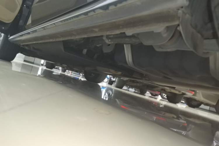 Used Buick GL8 2023 Facelifted Land Cruiser Executive Luxury Version Left Side Sill