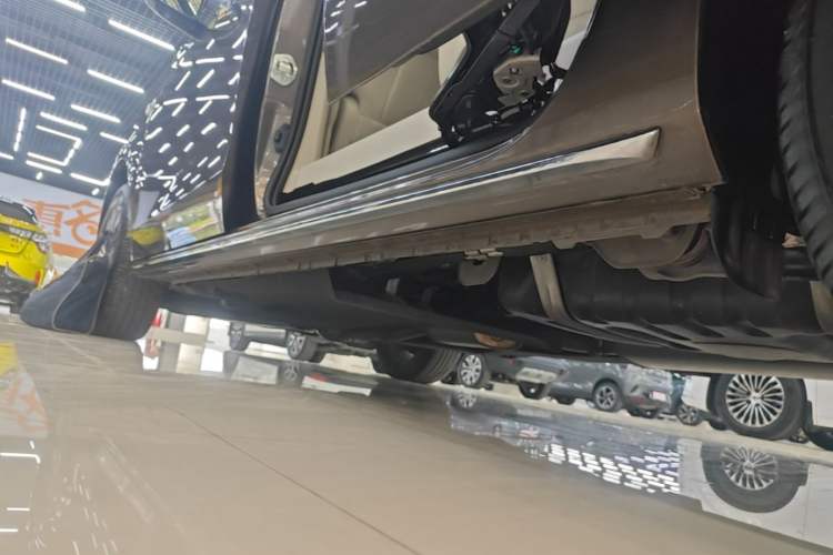 Used Buick GL8 2023 Land Executive Class Smart Enjoyment Model Left Side Sill