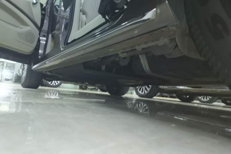 Used Buick GL8 2023 Land Executive Class Smart Enjoyment Model Left Side Sill
