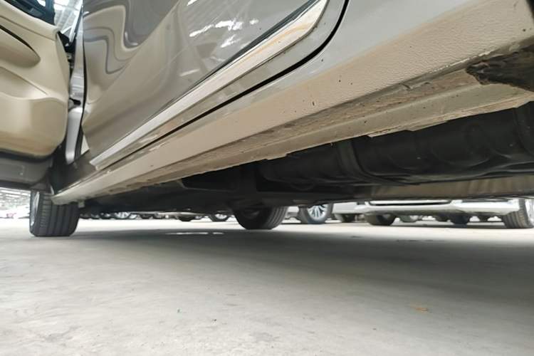 Used Buick GL8 2023 ES Lu Zun Deluxe Model Left Side Sill