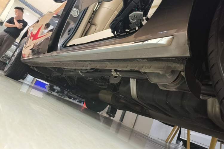 Used Buick GL8 2023 Land Executive Class 652T Luxury Model Left Side Sill