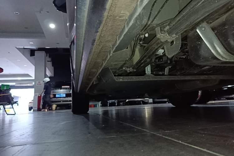 Used Buick GL8 2023 Facelifted Land Cruiser Executive Luxury Version Left Side Sill