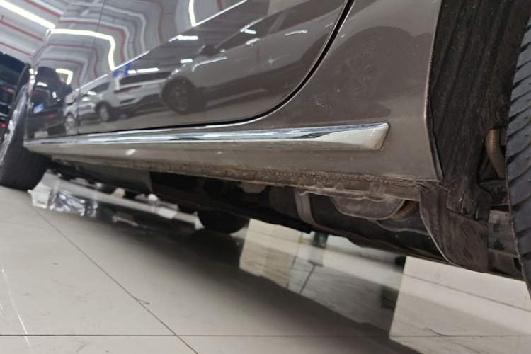 Used Buick GL8 2023 Land Executive Class Smart Enjoyment Model Left Side Sill