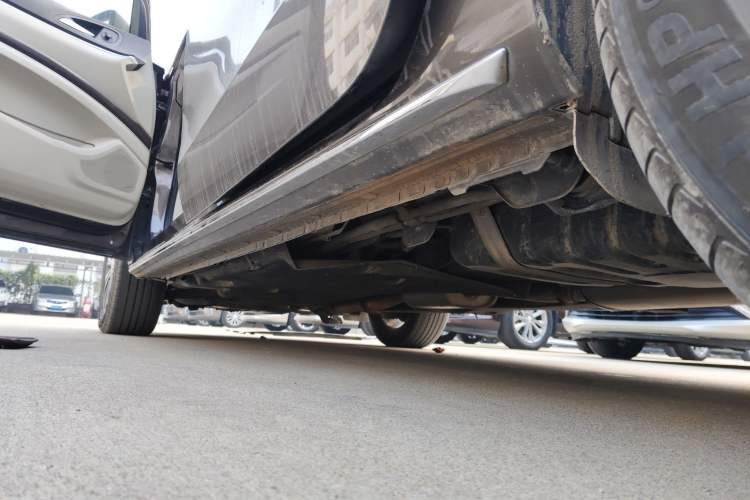 Used Buick GL8 2023 Land Executive Class Smart Enjoyment Model Left Side Sill