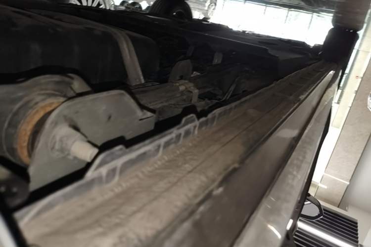 Used Buick GL8 2023 Land Executive Class Smart Enjoyment Model Left Side Sill