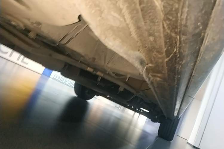 Used Buick GL8 2023 Land Executive Class Comfort Model Left Side Sill