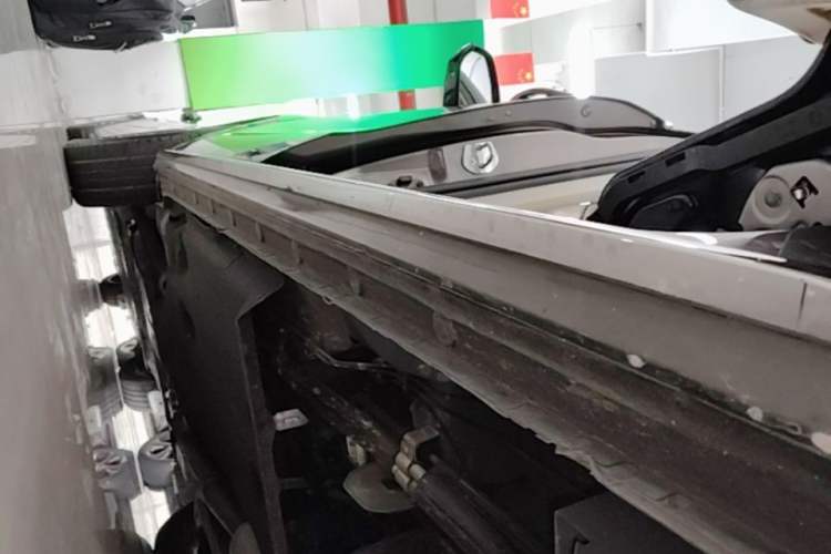 Used Buick GL8 2023 Facelifted Land Cruiser Executive Luxury Version Left Side Sill