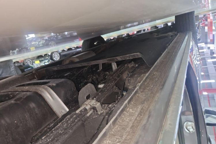 Used Buick GL8 2023 Land Executive Class Deluxe Model Left Side Sill