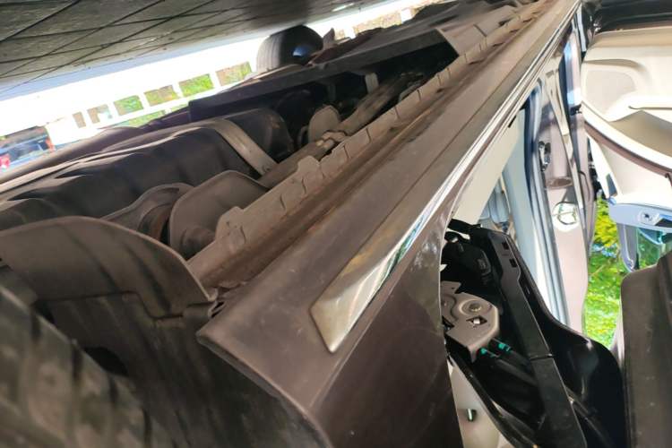 Used Buick GL8 2023 Land Executive Class Smart Enjoyment Model Left Side Sill