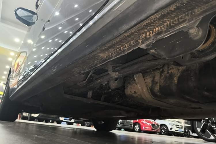 Used Buick GL8 2023 Facelifted Land Cruiser Executive Luxury Version Left Side Sill