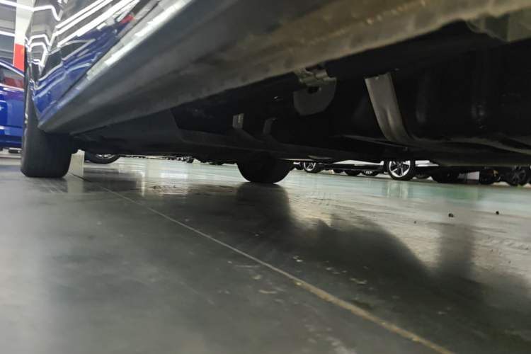 Used Buick GL8 2023 Land Executive Class Comfort Model Left Side Sill