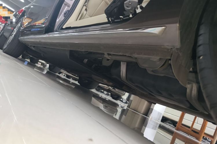 Used Buick GL8 2023 Facelifted Land Cruiser Executive Luxury Version Left Side Sill