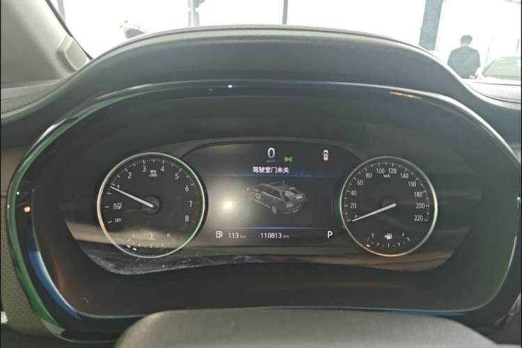 Used Buick GL8 2023 Land Executive Class Smart Enjoyment Model Odometer Close Up