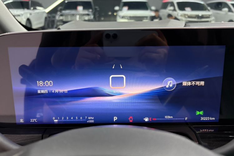 Used Buick GL8 2023 ES Lu Zun Luxury Model Odometer Close Up
