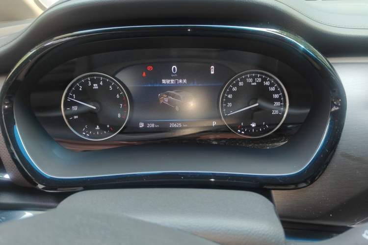 Used Buick GL8 2023 Land Executive Class Comfort Model Odometer Close Up