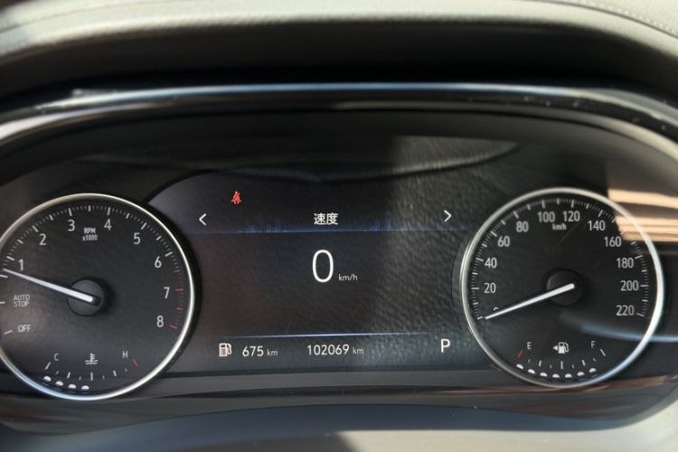 Used Buick GL8 2023 Land Executive Class Comfort Model Odometer Close Up
