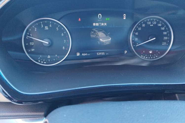 Used Buick GL8 2023 Facelifted Land Cruiser Executive Luxury Version Odometer Close Up