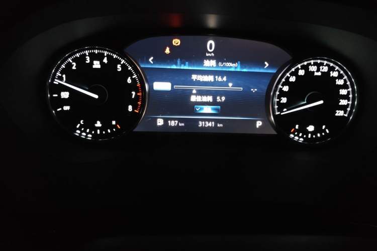 Used Buick GL8 2023 Land Executive Class Comfort Model Odometer Close Up