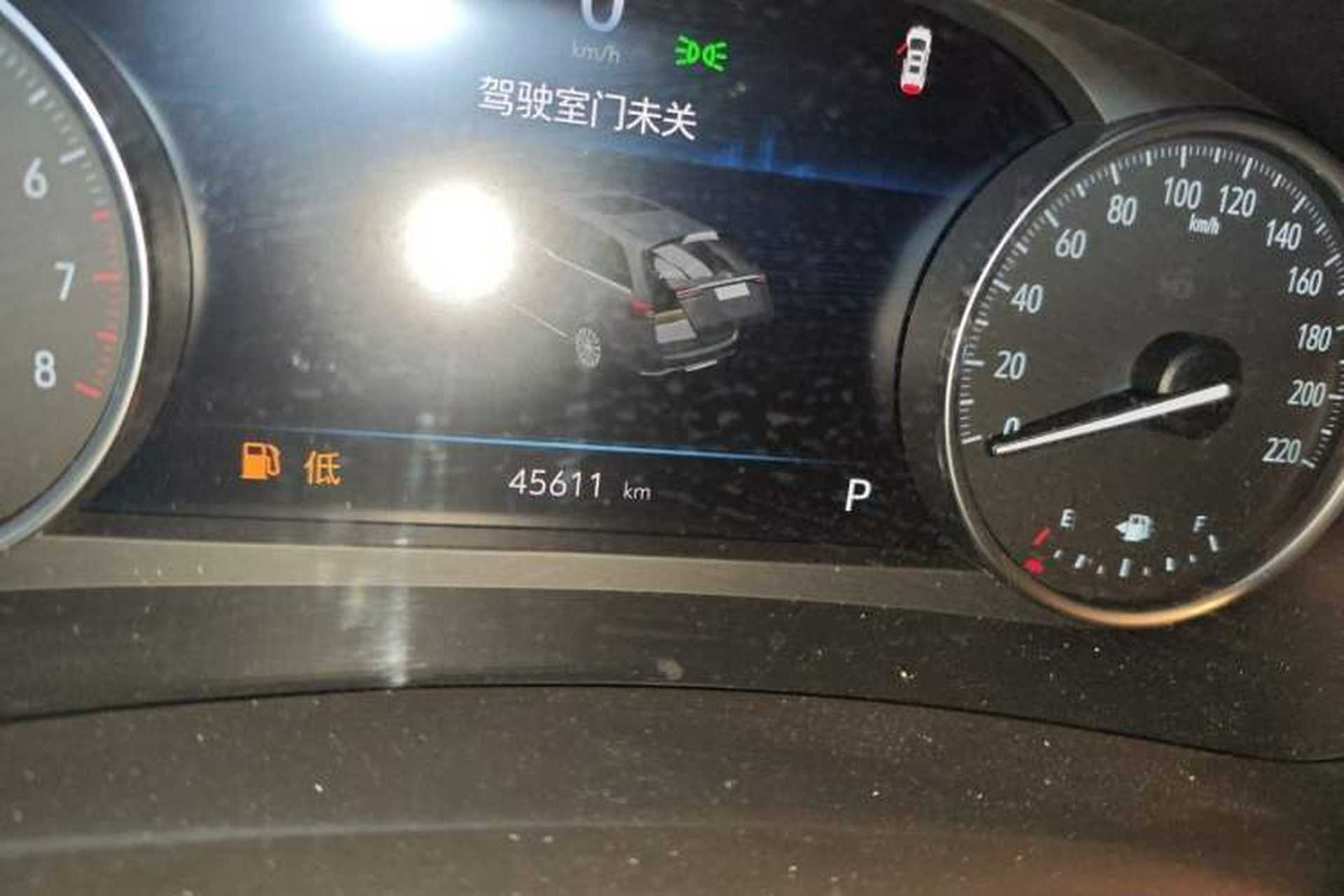 Used Buick GL8 2023 Facelifted Land Cruiser Executive Luxury Version Odometer Close Up