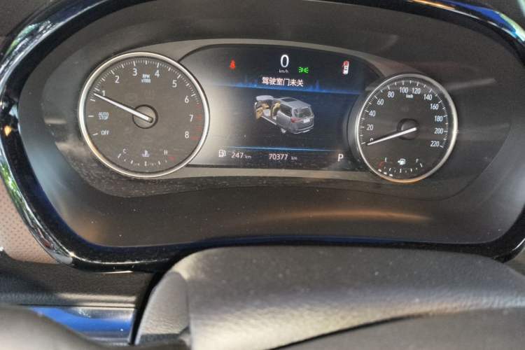 Used Buick GL8 2023 Land Executive Class Smart Enjoyment Model Odometer Close Up