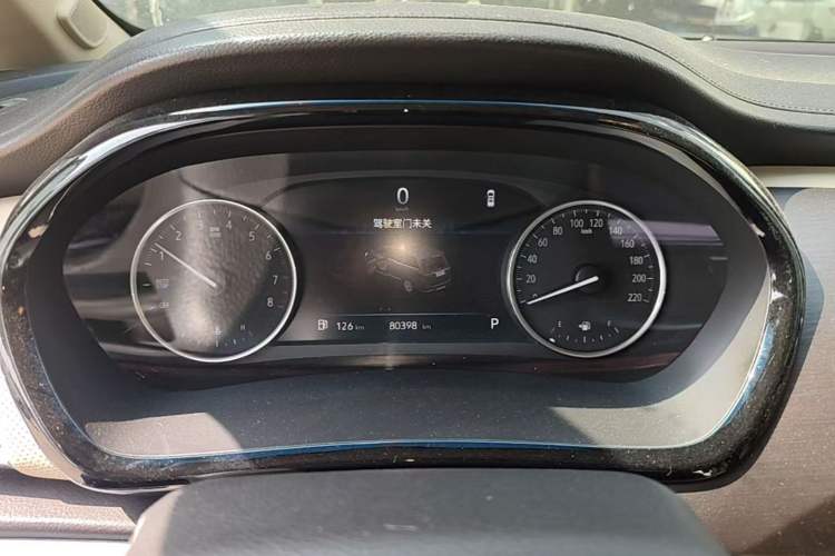 Used Buick GL8 2023 Land Executive Class 652T Luxury Model Odometer Close Up
